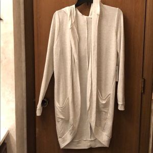 Long cocoon cardigan with hood and pockets